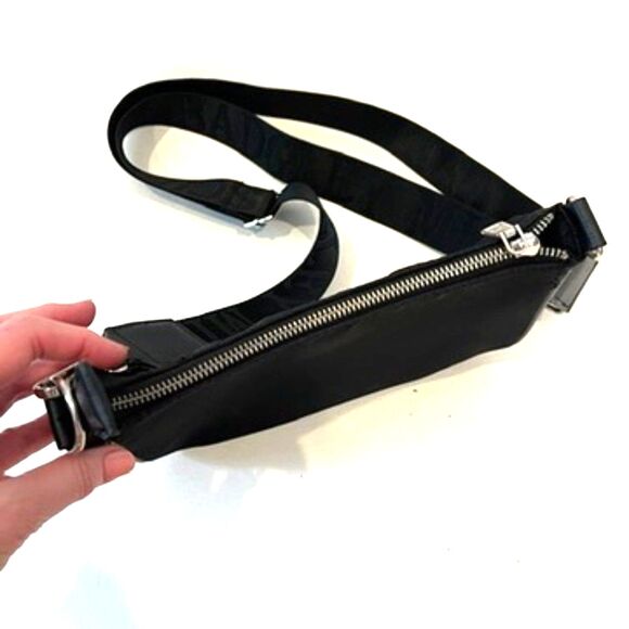 Badgley Mishka Black Nylon Bag Crossbody Baguette Top Zip Silver Logo - Picture 7 of 12